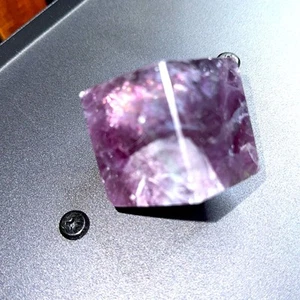 Purple Fluorite Cube - PRFLCB001 - Photo 1 sur 5