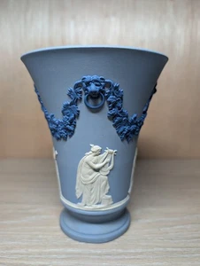 Wedgwood Blue Tricolour Jasperware Large 15.5cm Flared Vase Lions - Picture 1 of 6