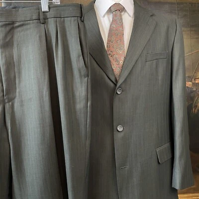 Traje Caravelli 44L 38 x 32 Gris Espiga Rayas Super 150's Mezcla Poli 3Btn Foto 1 de 4