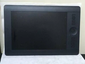 WACOM PTH-651 INTUOS5 MEDIUM TOUCH TABLET - BLACK F/S - Picture 1 of 3