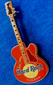 GUITARRA VERTICAL TIJUANA MEXICO BROWN GEORGE BENSON PIN Hard Rock Café - Imagen 1 de 1