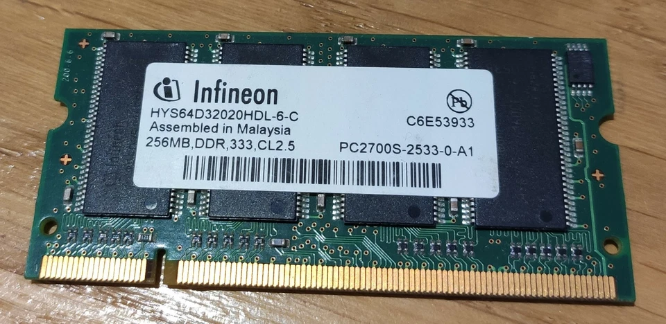 Barrette Mémoire INFINEON 256Mb DDR 333 CL2.5 PC2700S-2533-0-A1 HYS64D32020HDL - Photo 1/1