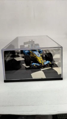  MINICHAMPS Minicar 1/43 RENAULT F1 TEAM R26 Used - Image 1 of 4