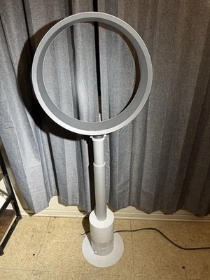 Ventilador de pie con pedestal multiplicador de aire Dyson AM08 sin control remoto Foto 1 de 4
