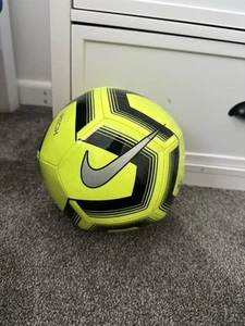Nike Pitch Training Soccer Ball Discontinued - Picture 1 of 5