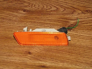 05-09 VW JETTA FRONT SIDE MARKER LIGHT RH OEM PASSENGER - Picture 1 of 2