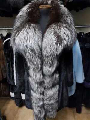Lindo casaco de pele de vison Blackglama com acabamento de raposa  - Imagem 1 de 3