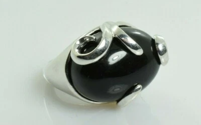 Anillo cúpula de ónix ondulado inspirado en el diseñador en plata de ley talla 6 Foto 1 de 4