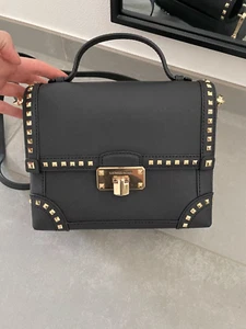 Michael Kors Umhängetasche Handtasche schwarz Nieten Original gold - Bild 1 von 8