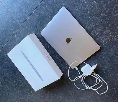 Apple MacBook Air 13 Zoll, 1,5 Tb, 1,6 GHz, 8 GB, sehr gepflegter Zustand - Bild 1 von 4