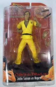 Collezione di film classici Bruce Lee John Saxon come Roper in ""Enter The Dragon"" Nuovo - Foto 1 di 15