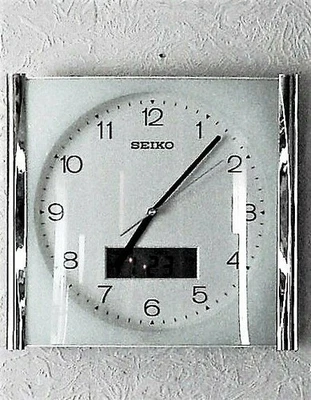 Vintage SEIKO Analog Time Wall Clock w/ Digital Day & Date - Image 1 of 3