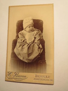 Dessau - Baby - kleines Kind mit Bommelmütze - Portrait / CDV - Picture 1 of 2