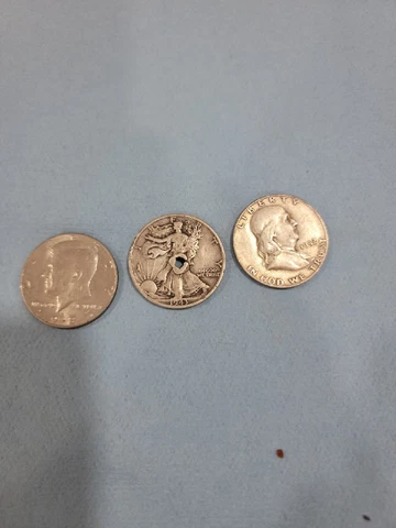 Lot Of 3 HALF DOLLARS One 1985,one 1952. One 1943 Cover