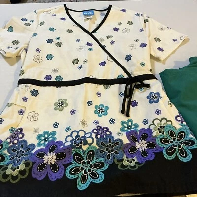 Scrub HQ Small Floral Women's Scrub Top & Cherokee Green size Small Pants - Image 1 of 3