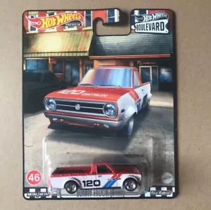 Error Texto Rojo Hot Wheels '75 Bre Datsun Sunny Truck B120 Boulevard Premium 2022 - Imagen 1 de 1