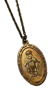 Vtg VIRGIN MARY Religious Prayer Medal Pendant Gold-Tone Christian Necklace 21" - Picture 1 of 5