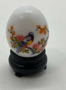 Avon Charisma Ei mit bemaltem Vogel & Ständer 2,75" hoch - Bild 1 von 7