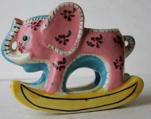 Statuina elefante su dondolo fioriera vaso ceramica porcellana dipinta a mano - - Foto 1 di 1