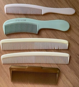 Vintage Set 5 Kamm Estee Lauder blau grün geschwungen kleine Reisetasche Tasche - Bild 1 von 8