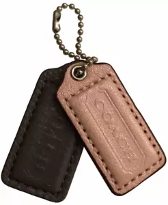 Coach Anhänger Hängeetikett Charm dunkelgrau & rosa Leder Medium Neu - Bild 1 von 5
