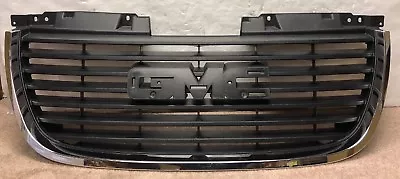 Front Grille GMC Yukon XL 1500 2500 2007-2014 20945736  - Image 1 of 4
