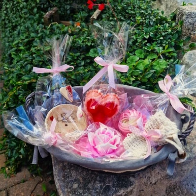 Naturseife Geschenkkorb "Schön das du da bist" mit Mango,-Shea,-und Kakaobutter - Bild 1 von 4