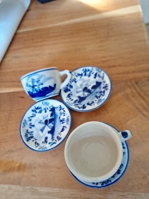 Puppengeschirr Keramik Blaue Windmühle Tasse und Untertasse  - Bild 1 von 4