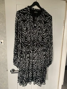 Black & white Dress From Papaya Curve Suze 18 £23 BNWT - Picture 1 of 4