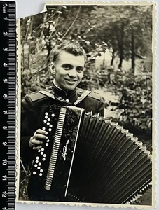 Affectionate Handsome Young Man Cute Guy/Soldier With Accordion Gay Int #4892 - Bild 1 von 3