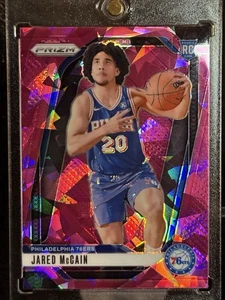 2024-25 PANINI PRIZM #222 JARED McCAIN ROSA HIELO AGRIETADO PRIZM (RC, SP) - Imagen 1 de 2