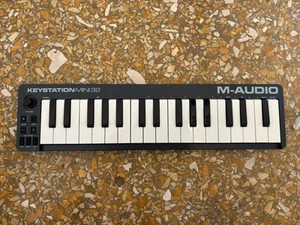 M-AUDIO KEYSTATION MINI 32 MK3 - 32 KEY MIDI KEYBOARD - Picture 1 of 4