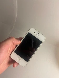 📱 Apple iPhone 4 – For Parts/Not Working – Cracked Back Glass 🔧 - Picture 1 of 4