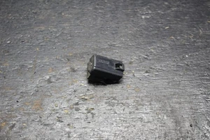 03-04 SUZUKI GSXR 1000 GSXR1000 OEM HEADLIGHT RELAY 2003 2004 - Picture 1 of 3