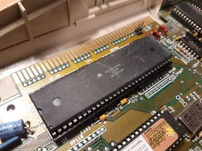 Motorola 68010 CPU MC68010P10, DIP64 DIP-64 - Bild 1 von 2