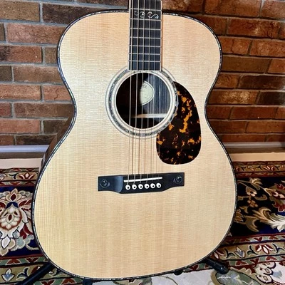 Larrivee OM-10 Deluxe Rosewood 2023 Excelente + Foto 1 de 4