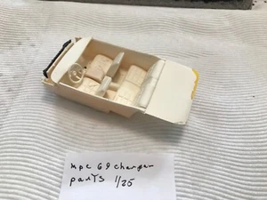 ERTL 1/25 VINTAGE 1969 DODGE CHARGER INTERIOR TUB USED - Picture 1 of 4