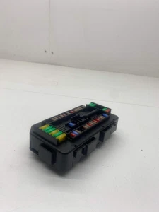 BMW M140i fuse box B58 2019 1 Series 9389068 - Picture 1 of 8