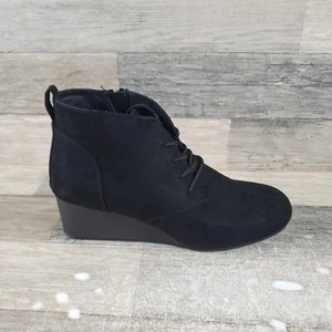 Kenneth Cole Reaction Deka Ankle Boots Sz 8.5 Black Suede Lace-Up Round Toe - Picture 1 of 12