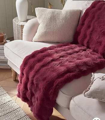 Stacey Solomon Burgundy Bobble Fur Throw BN - Image 1 of 4
