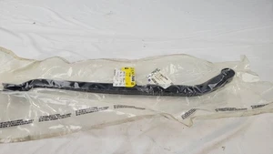 2014-2019 Silverado Sierra Right Side Windshield Wiper Arm 84372500 - Bild 1 von 3