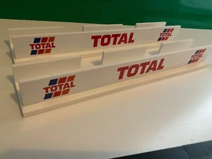 2x TOTAL Fuel 1:32 Scale Le Mans, F1, Rally, Pitwall Barrier Scalextric Carrera - Picture 1 of 12