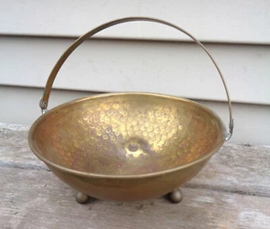 Vintage Footed 7" Diameter Brass Bowl Basket with Handle - Picture 1 of 3