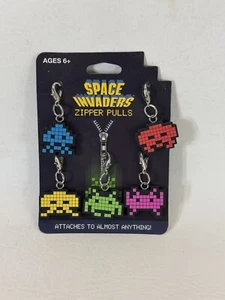 Atari Space Invaders Zipper Pulls 5 pack - Picture 1 of 2