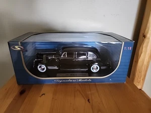 1941 Packard Black Sedan Limousine 1:18 Signature Models 18128 - Bild 1 von 4