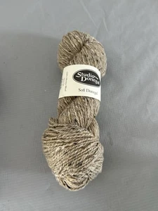 Hilo Studio Donegal Soft Donegal 100 % lana merino en 210 yardas\ - Imagen 1 de 4