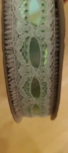 Green satin with white lace ribbon - Picture 1 of 5