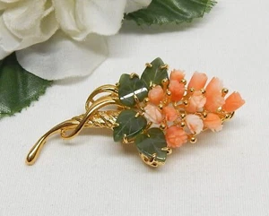 VINTAGE GOLD TONE, JADE & PINK CORAL FLOWER BROOCH - Picture 1 of 3