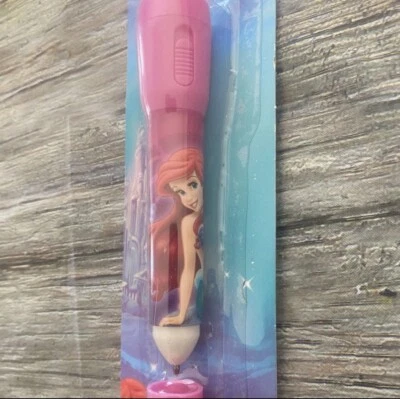 Nova Caneta Lanterna Rosa Pequena Sereia - Imagem 1 de 3