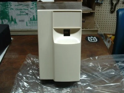 AMBIENTADOR AUTOMÁTICO MEDIDO MONTAJE EN PARED NIEBLA DE TIEMPO CON 2 LATAS DE SPRAY COMO NUEVO Foto 1 de 4